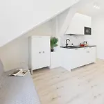 Bright With Air Conditioning Near The Copernicus Science Center In By Renters Lejlighed Warszawa
