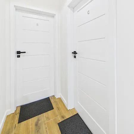 아파트 Bright With Air Conditioning Near The Copernicus Science Center In By Renters