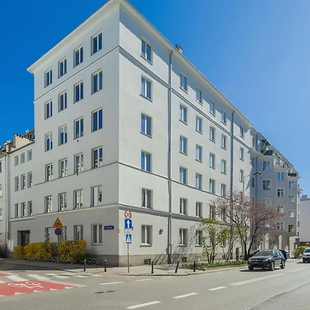 Lejlighed Bright With Air Conditioning Near The Copernicus Science Center In By Renters Warszawa