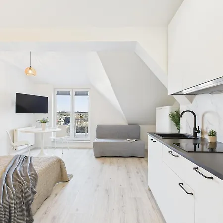 Bright With Air Conditioning Near The Copernicus Science Center In By Renters شقة وارسو