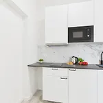 Διαμέρισμα Bright With Air Conditioning Near The Copernicus Science Center In By Renters Βαρσοβία
