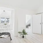 Bright With Air Conditioning Near The Copernicus Science Center In By Renters * Βαρσοβία
