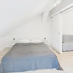 Διαμέρισμα Bright With Air Conditioning Near The Copernicus Science Center In By Renters