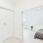 Διαμέρισμα Bright With Air Conditioning Near The Copernicus Science Center In By Renters Βαρσοβία