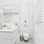 Bright With Air Conditioning Near The Copernicus Science Center In By Renters Διαμέρισμα Βαρσοβία