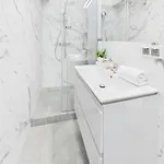 Bright With Air Conditioning Near The Copernicus Science Center In By Renters *