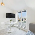 Διαμέρισμα Bright With Air Conditioning Near The Copernicus Science Center In By Renters *