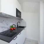 Διαμέρισμα Bright With Air Conditioning Near The Copernicus Science Center In By Renters *