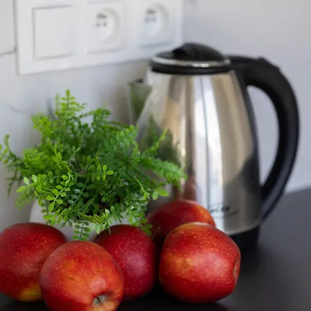 Bright With Air Conditioning Near The Copernicus Science Center In By Renters ורשה